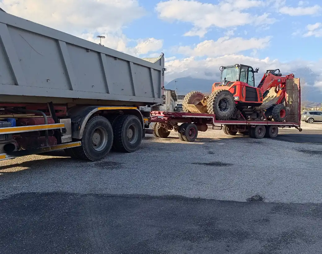 Lavori con escavatore tipo ragno